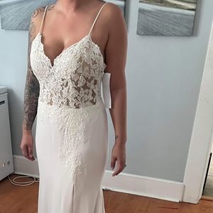 REDUCED PRICE NWT Paloma Blanca Wedding Dress